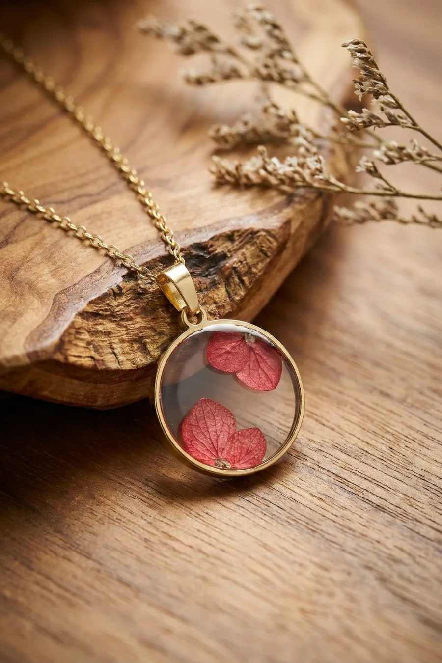 Bijoux artisanaux en résine et fleurs séchées — fait main Edelys