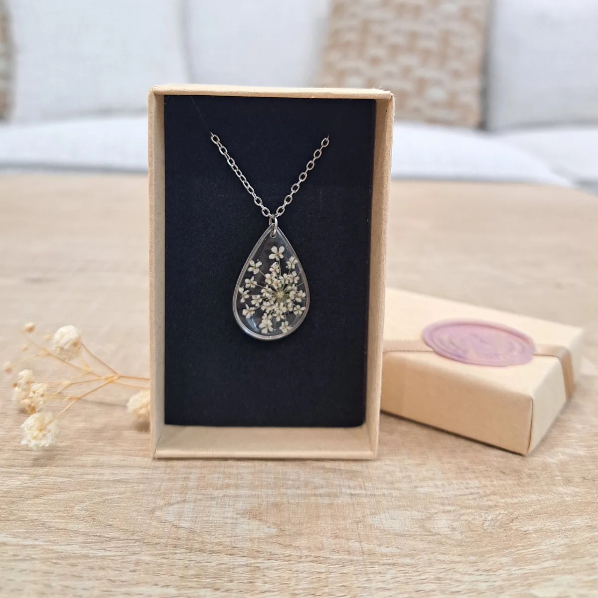 Collier Queen Anne vue 2